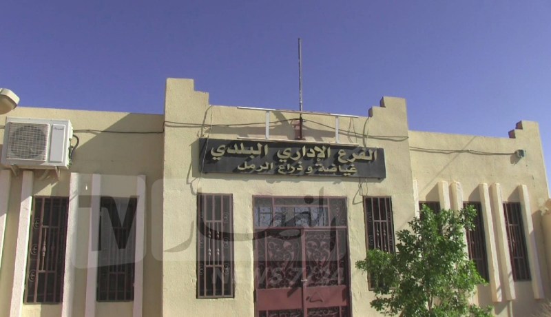 لجنة تحقيق من وزارة الفلاحة تحل على منطقة الإمتياز الفلاحي بقرية غياضة ببسكرة