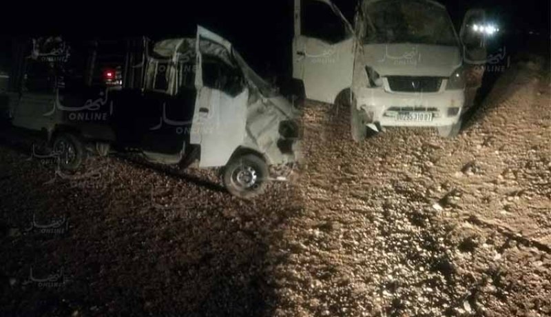 بالصور.. وفاة طفلة و15 جريحا في حادث مرور ببسكرة