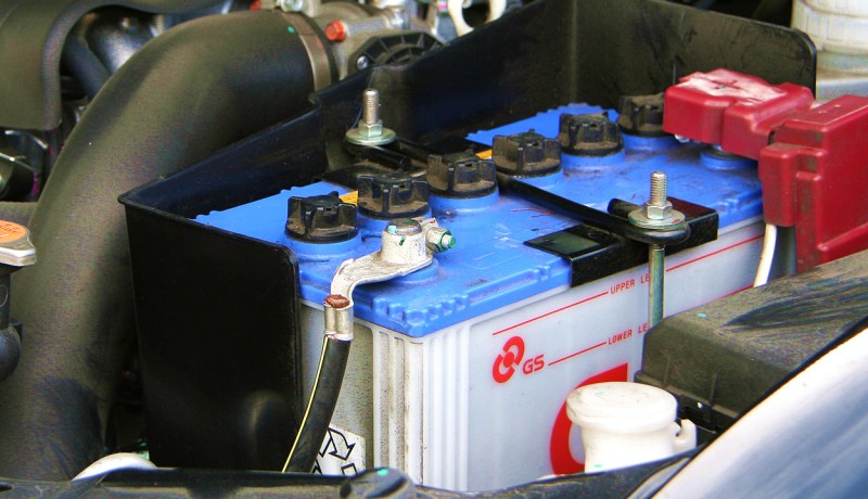 منتجو بطاريات السيارات المحلية يستغيثون