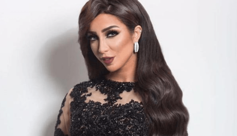 الفنانة المغربية “دنيا بطمة”..الغناء حرام