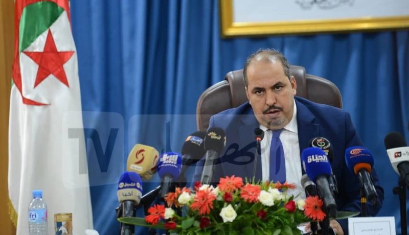 الأمين العام للأفلان: سندعم الدستور.. وأعد بتطهير الحزب من الفاسدين