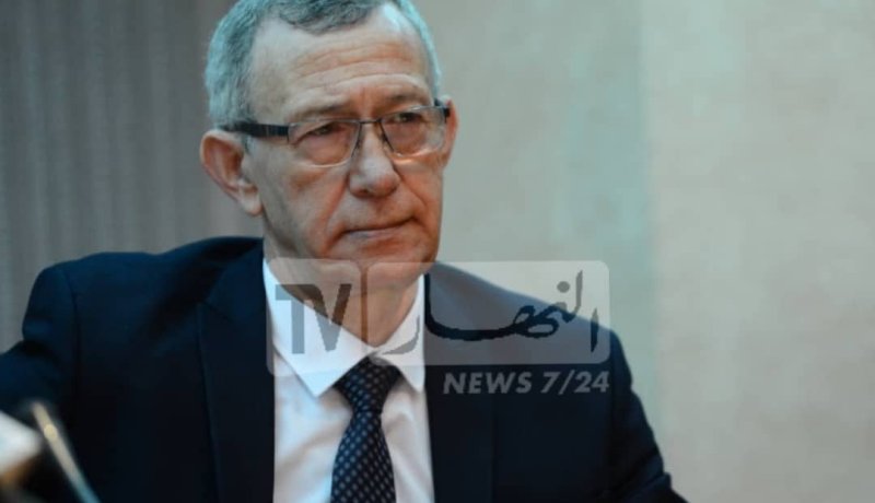 بلحيمر يجتمع بمدراء وممثلي القنوات الخاصة للتحضير لإستفتاء تعديل الدستور