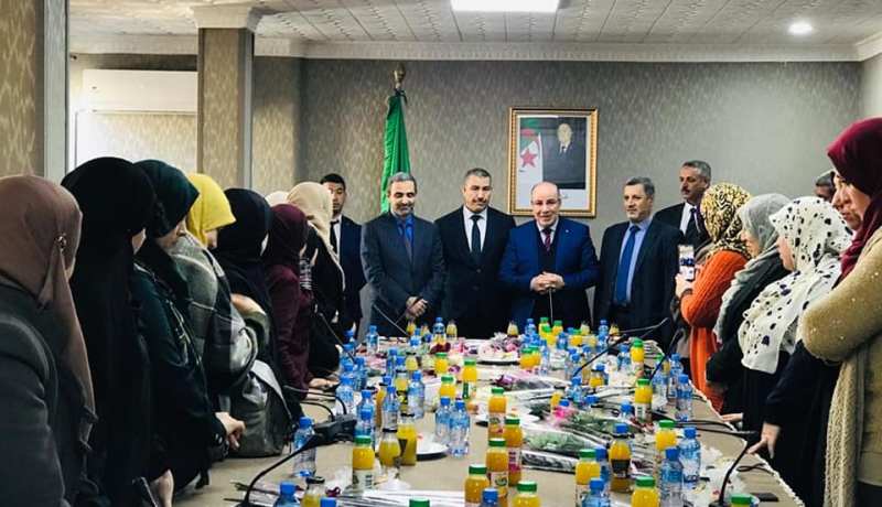 بالصور.. بلمهدي يكرم موظفات الشؤون الدينية في يومهن العالمي