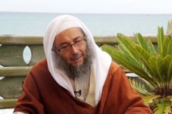 «من طالب بحذف سورة الإخلاص لا يريد أن يتبرّأ أبناؤنا من عقيدة النصارى»