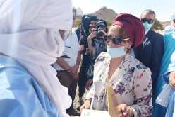 بالصور.. بن دودة تمنح سكان تڨمارت بتمنراست مجموعة من الإبل