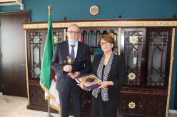 بن دودة  تستقبل المدير العام للوكالة الفضائية الجزائرية