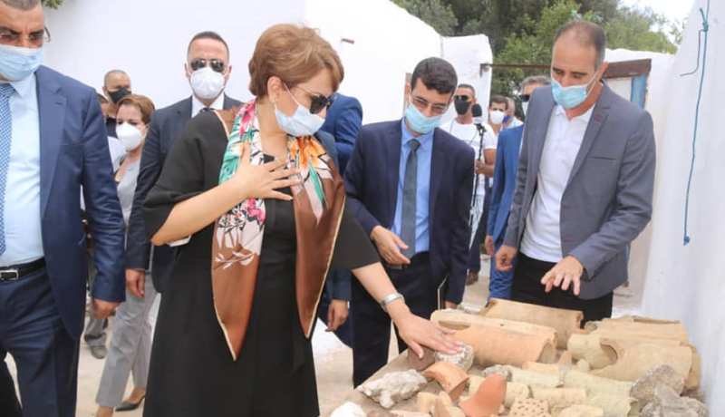 بالصور.. بن دودة تزور الموقع الأثري لبطيوة بوهران