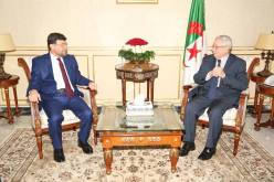 بن صالح يستقبل لؤي عيسى السفير الفلسطيني بالجزائر