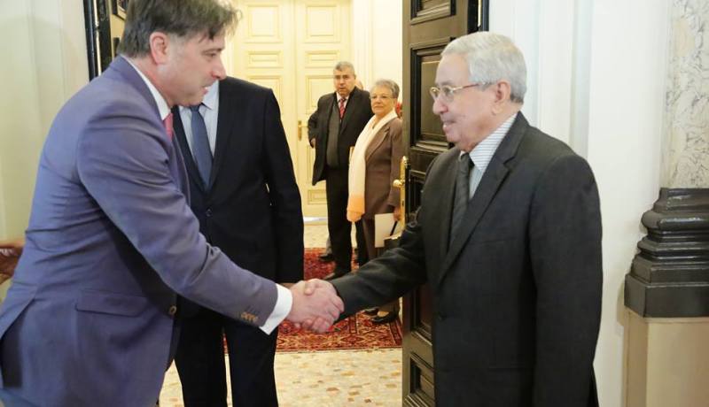 بالصور.. بن صالح يستقبل وزير العلاقات مع البرلمان الروماني