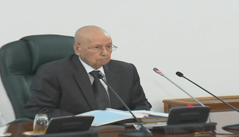 بن صالح يلتقي رئيس السلطة المستقلة للانتخابات.. نجاح الرئاسيات مرتبط بهذه العوامل