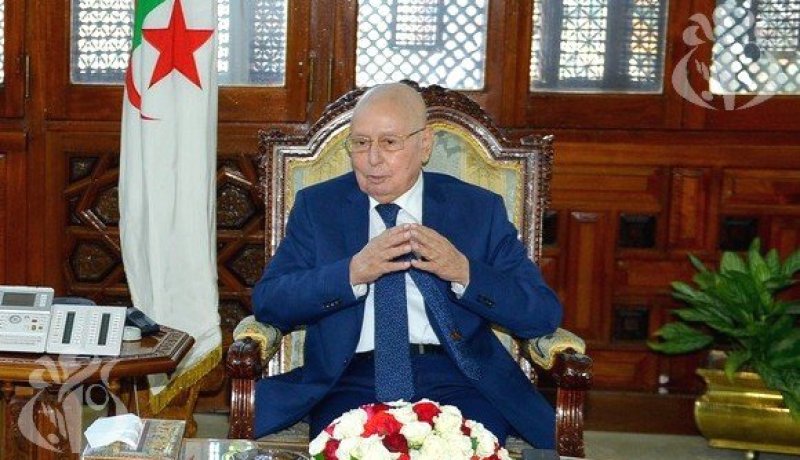 بن صالح يعزي الفرنسيين في وفاة جاك شيراك