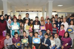 بالصور.. بن غبريط تكرم أبناء موظفي وعمال القطاع المتفوقين