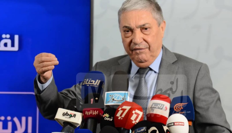 بن فليس: من يعد الجزائريين بزيادات في الأجور فهو يبيعهم الأوهام