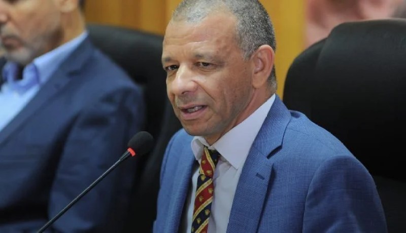 بن قرينة: “استجابة السلطة لبعض المطالب خطوة إيجابية نحو انفراج الأزمة السياسية”