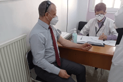 بن قرينة يتلقى الجرعة الثانية من اللقاح ويُشجع الجزائريين على التطعيم