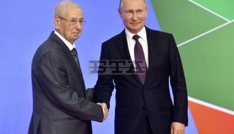 بوتين يستقبل بن صالح على هامش قمة سوتشي