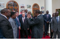 بالصور.. الرئيس الكيني يستقبل بوحجة ويصف العلاقات بين البلدين بالمتميِّزة