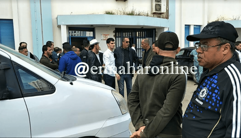 تجمع عشرات الفنانين بالمستشفى لنقل جثمان الراحل بوضو إلى بيته العائلي