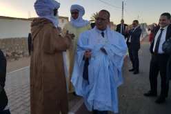 بالصور.. بوعزقي باللباس التارڨي في جولة تفقدية لولاية إليزي