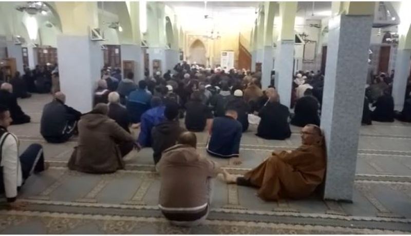 جلسة صلح لمواساة أهل ضحايا حادث بوقرة بالبليدة