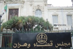 منظفة وبطالة تنتحلان صفة محامية وقاضية للنصب على المواطنين بوهران