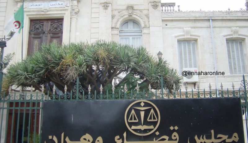 منظفة وبطالة تنتحلان صفة محامية وقاضية للنصب على الضحايا بوهران