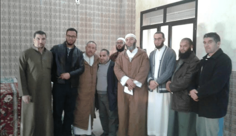 بالصور ..خبير المقامات الشيخ عمر شلابي يقدم دروسا في التجويد بتبسة