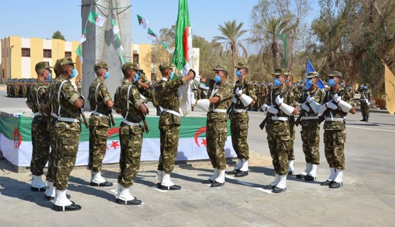 بالصور.. تخرج دفعات جديدة بمدرسة ضباط الصف الإشارة بتقرت