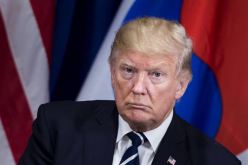 ترامب يقترح تسليح الأساتذة في المدارس