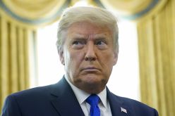 إغلاق حسابات ترامب على “تويتر وفيسبوك وسناب” مؤقتا