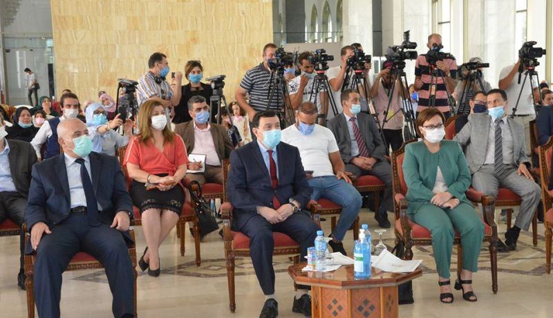 بالصور.. واجعوط يشارك في حفل تكريم الناجحين في مسابقة حول حقوق الطفل