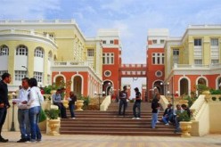 مدير المركز الجامعي بالبيض و4 أساتذة متهمين بتزوير نتائج مسابقة الدكتوراه
