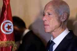 مديرة الديوان أصيبت بعمى شبه كلي بعد فتحه.. الرئاسة التونسية تكشف خبايا الظرف المسموم