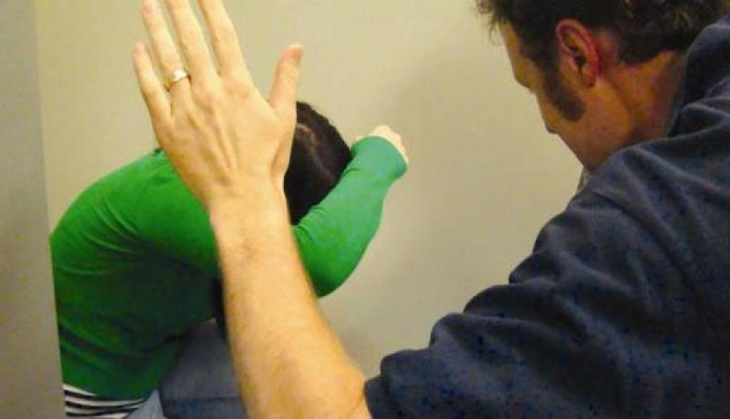 ضرب زوجته بحذاء خلال شهر رمضان فوجد نفسه أمام العدالة!