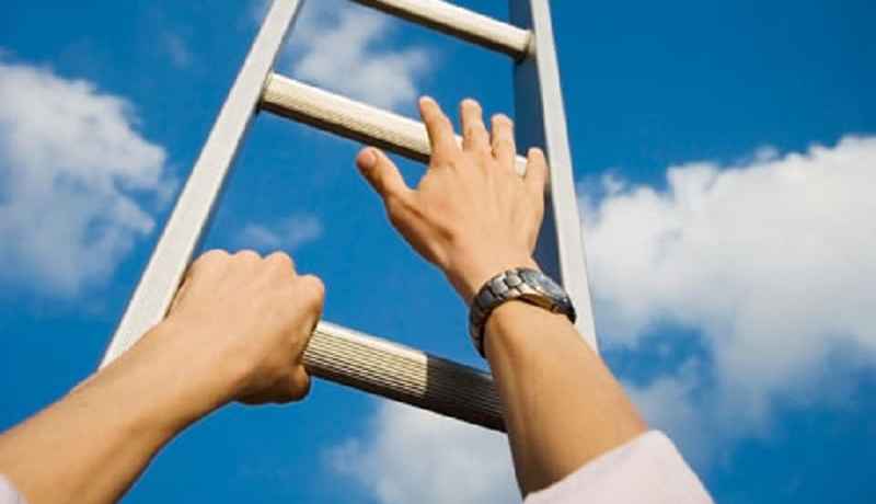 أتوقّف عن صعود السلّم… تخلّص من هوى نفسك ترتقي