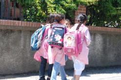 ملتحي صاحب محل “فليكسي” يستدرج تلميذتين بقطع الحلوى لممارسة نزواته