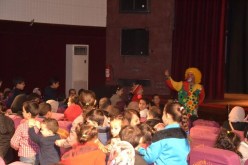 انطلاق قافلة “براعم الربيع” للعروض المسرحية والترفيهية للأطفال في تلمسان