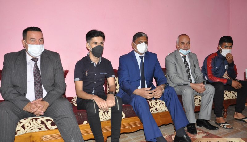 تحصل على الباك بمعدل 15.32.. والي تلمسان يكرم تلميذا ضريرا