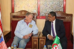 بالصور.. وفد من الكونغرس يزور مخيمات اللاجئيين الصحراويين بتندوف