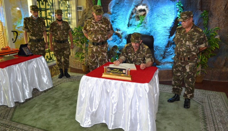 بالصور.. مراسم تنصيب القائد الجديد للواجهة البحرية الغربية بوهران