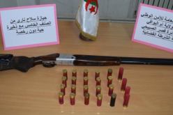 أم البواقي: توقيف مبحوث عنه وآخر بحوزته بندقية صيد دون وثائق