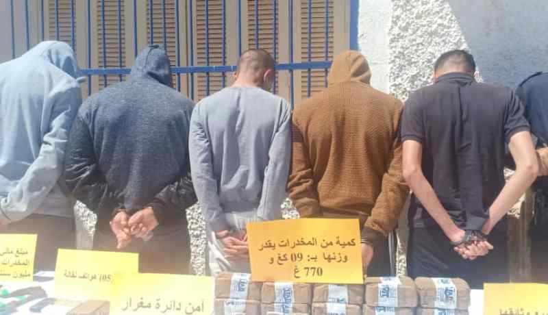 توقيف 5 أشخاص وحجز 9 كلغ زطلة بالنعامة