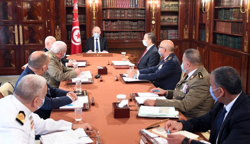 الرئيس التونسي يترأس المجلس الأعلى للجيوش