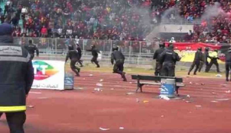 إصابة 38 شرطيا خلال شغب في مباراة كرة قدم بتونس