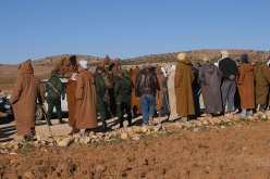 تيارت: وفاة قاصر رميا بالرصاص وإصابة 16 آخرين بسبب خلاف حول قطعة أرض