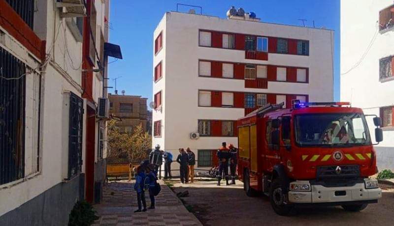 بالصور.. عناصر حماية مدنية بالزي المدني يخمدون حريقًا بتيارت