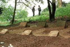 رهبان تيبحرين..خبرة علمية جديدة واتهامات قديمة