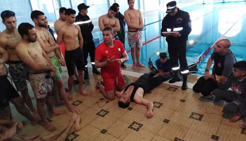 بالصور.. برنامج تكويني لعمال المسابح في تيسمسيلت