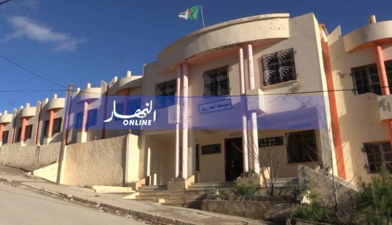 تيسمسيلت.. 10 سنوات سجنا نافذا لمقتصد متوسطة متهم بالإختلاس