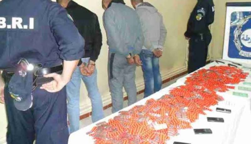 توقيف ثلاثة أشخاص وحجز 215 قرص بريقابلين بباتنة